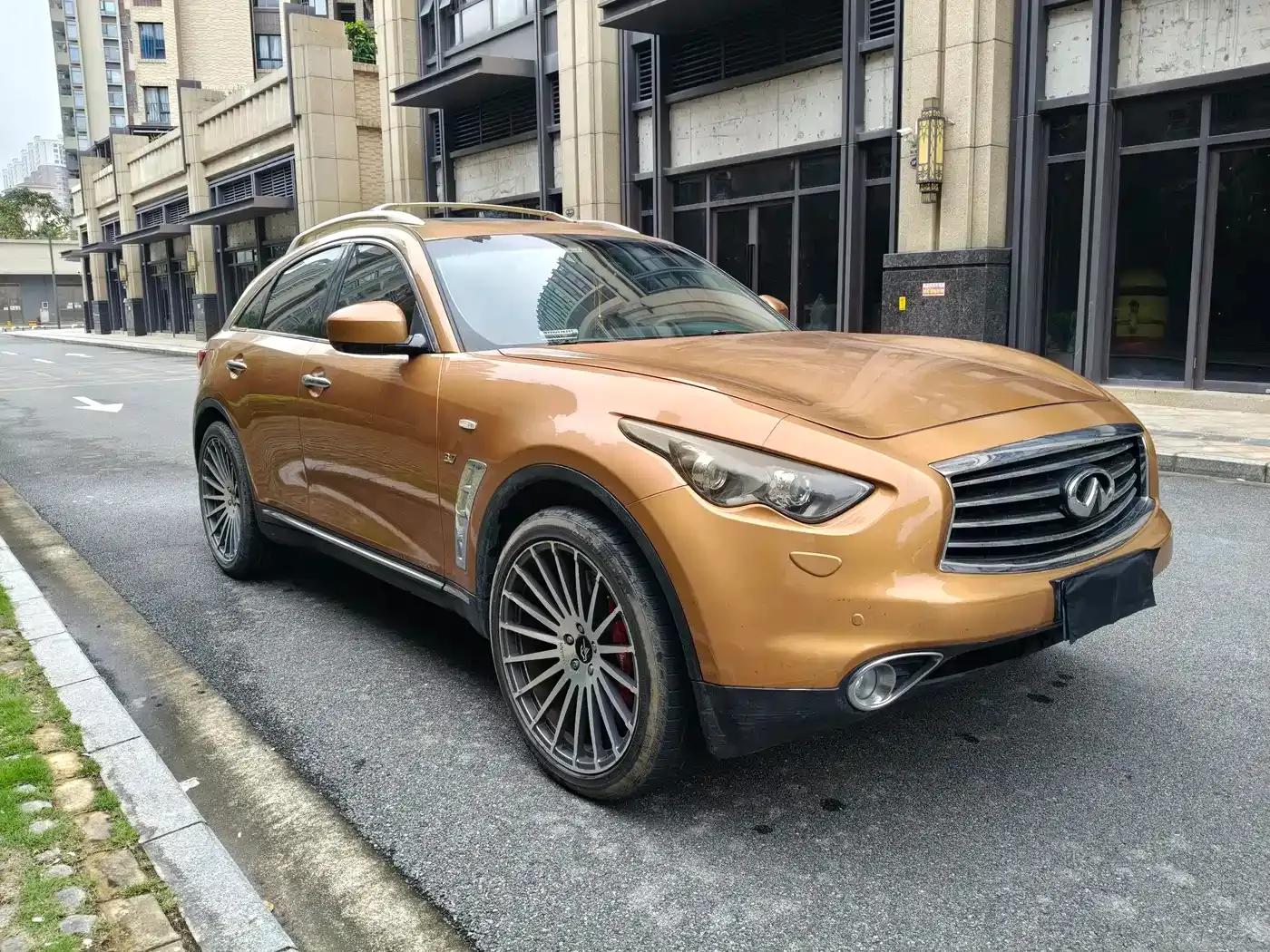 Infiniti QX70 2013 3.7L Standard Edition — миниатюра 5