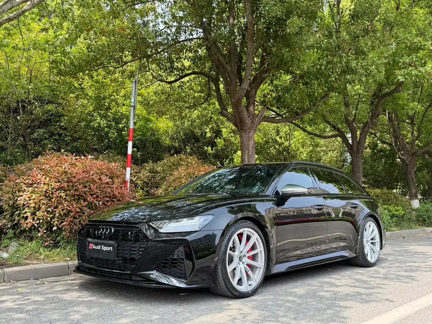 2021 Audi RS 6 RS 6 4.0T Avant — миниатюра 1