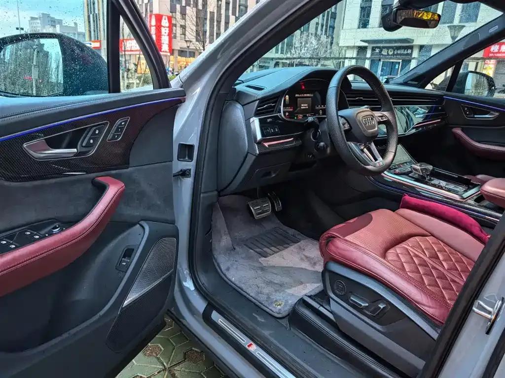 Audi SQ7 2024 4.0 TFSI Dark Knight Edition — миниатюра 4