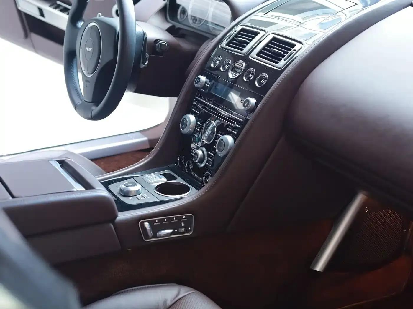 2015 Rapide 6.0L S — миниатюра 7