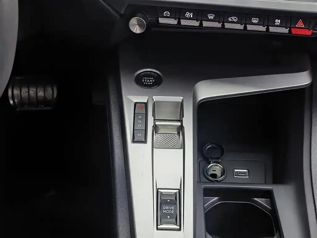 Peugeot 408X 2023 Gravity Edition — миниатюра 13