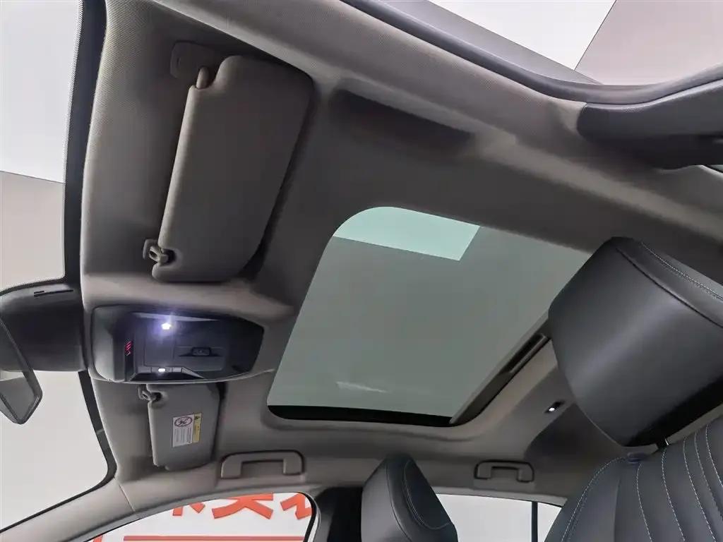 Peugeot 408X 2023 Gravity Edition — миниатюра 14