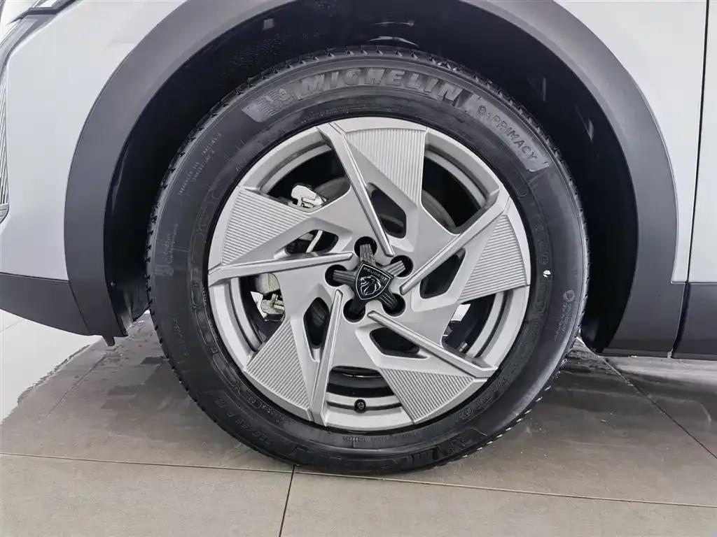 Peugeot 408X 2023 Gravity Edition — миниатюра 17