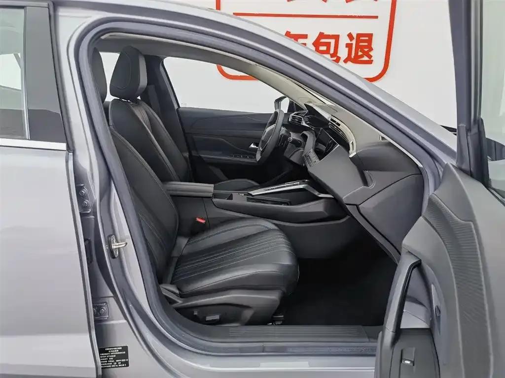 Peugeot 408X 2023 Gravity Edition — миниатюра 23