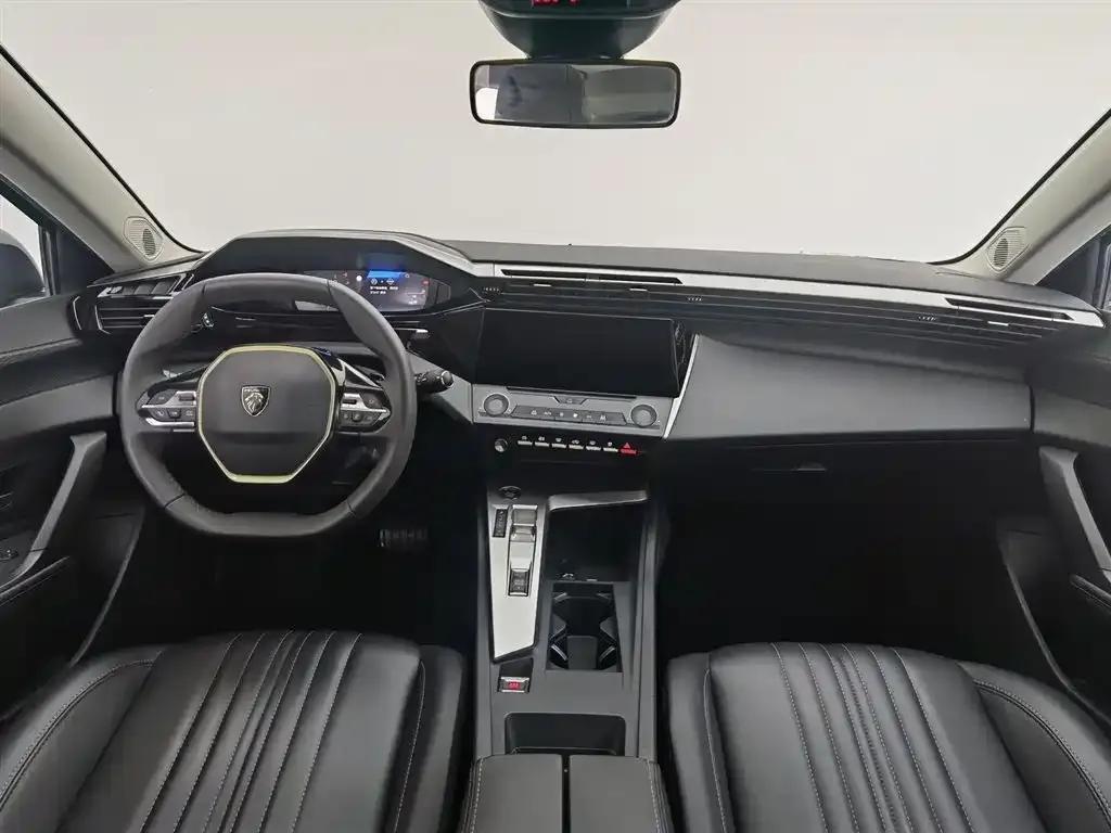 Peugeot 408X 2023 Gravity Edition — миниатюра 5