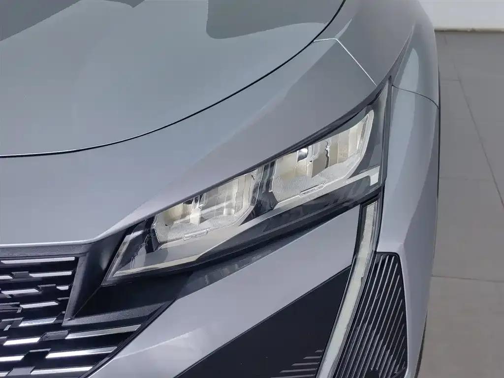 Peugeot 408X 2023 Gravity Edition — миниатюра 7