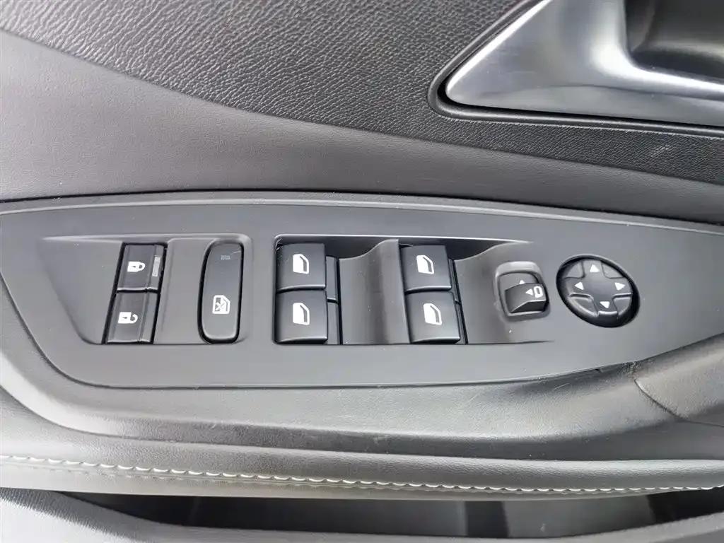 Peugeot 408X 2023 Gravity Edition — миниатюра 9