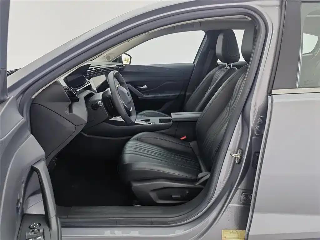 Peugeot 408X 2023 Gravity Edition — миниатюра 10
