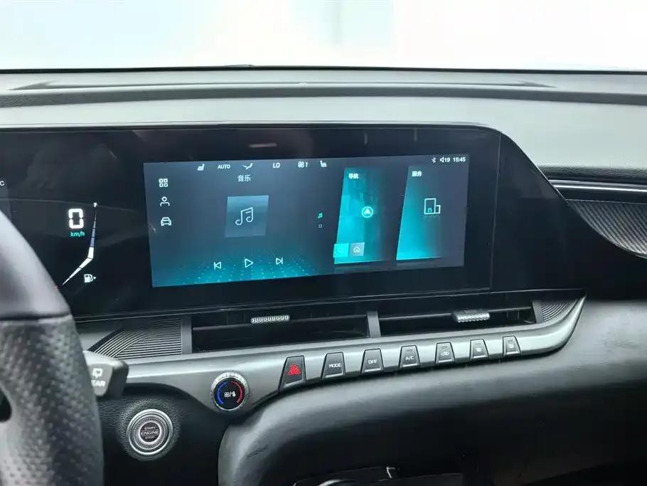 Bestune T55 2022 1.5T Automatic Super Edition — миниатюра 13
