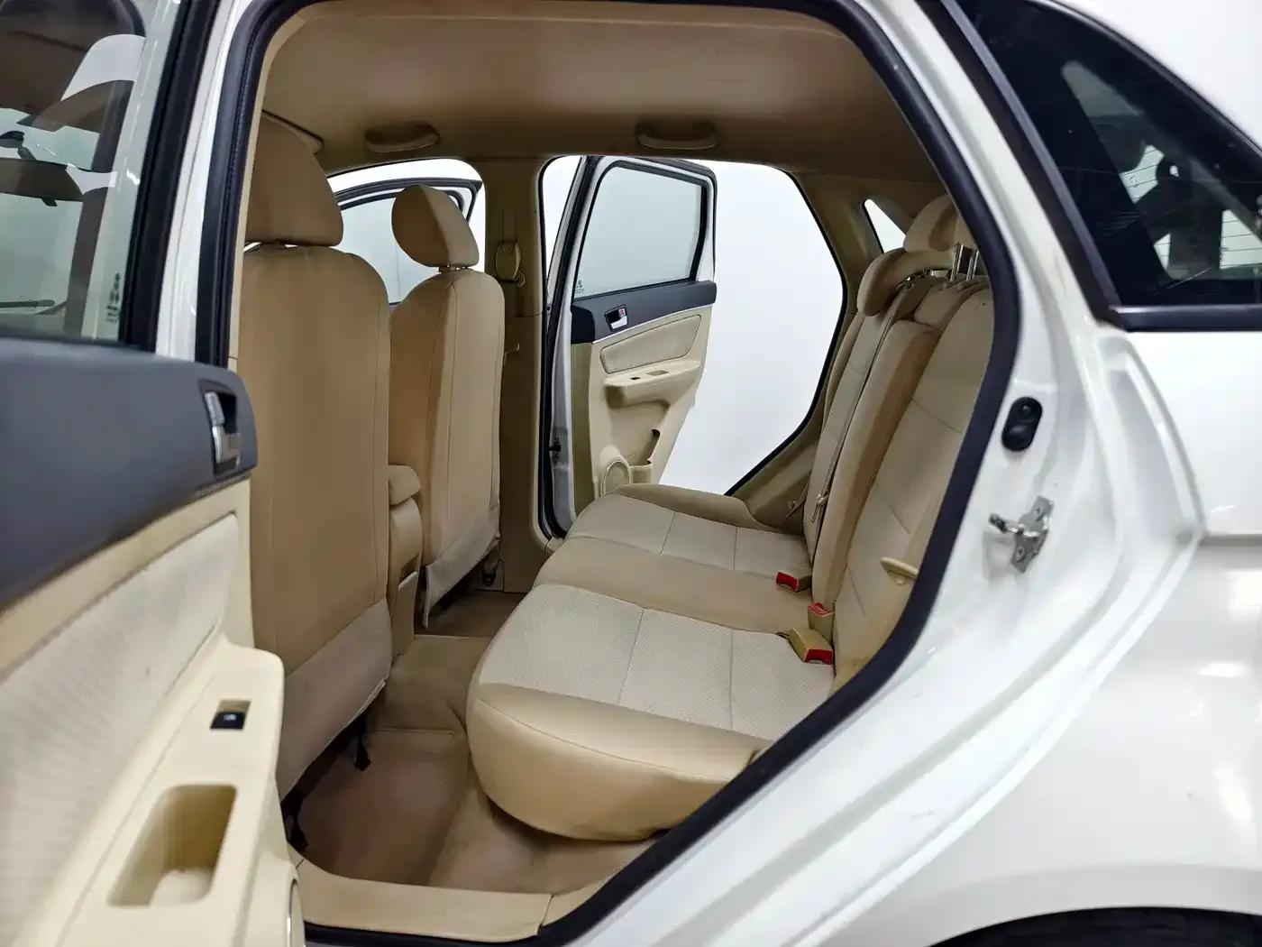2015 Senova D20 Hatchback 1.5L Manual Comfort Edition — миниатюра 12