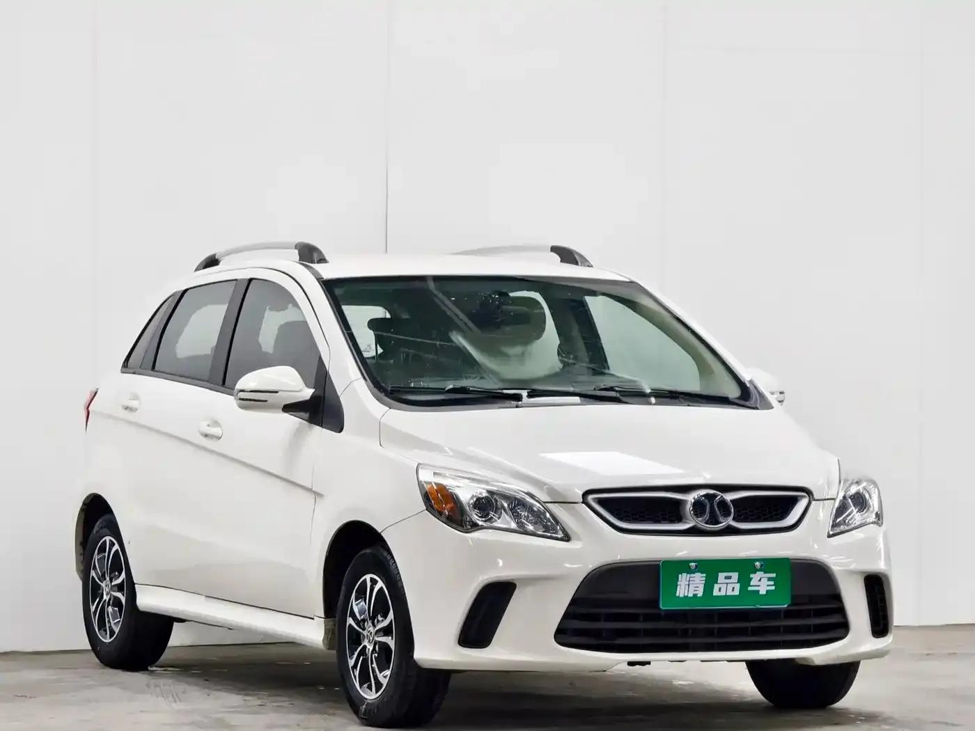 2015 Senova D20 Hatchback 1.5L Manual Comfort Edition — миниатюра 3