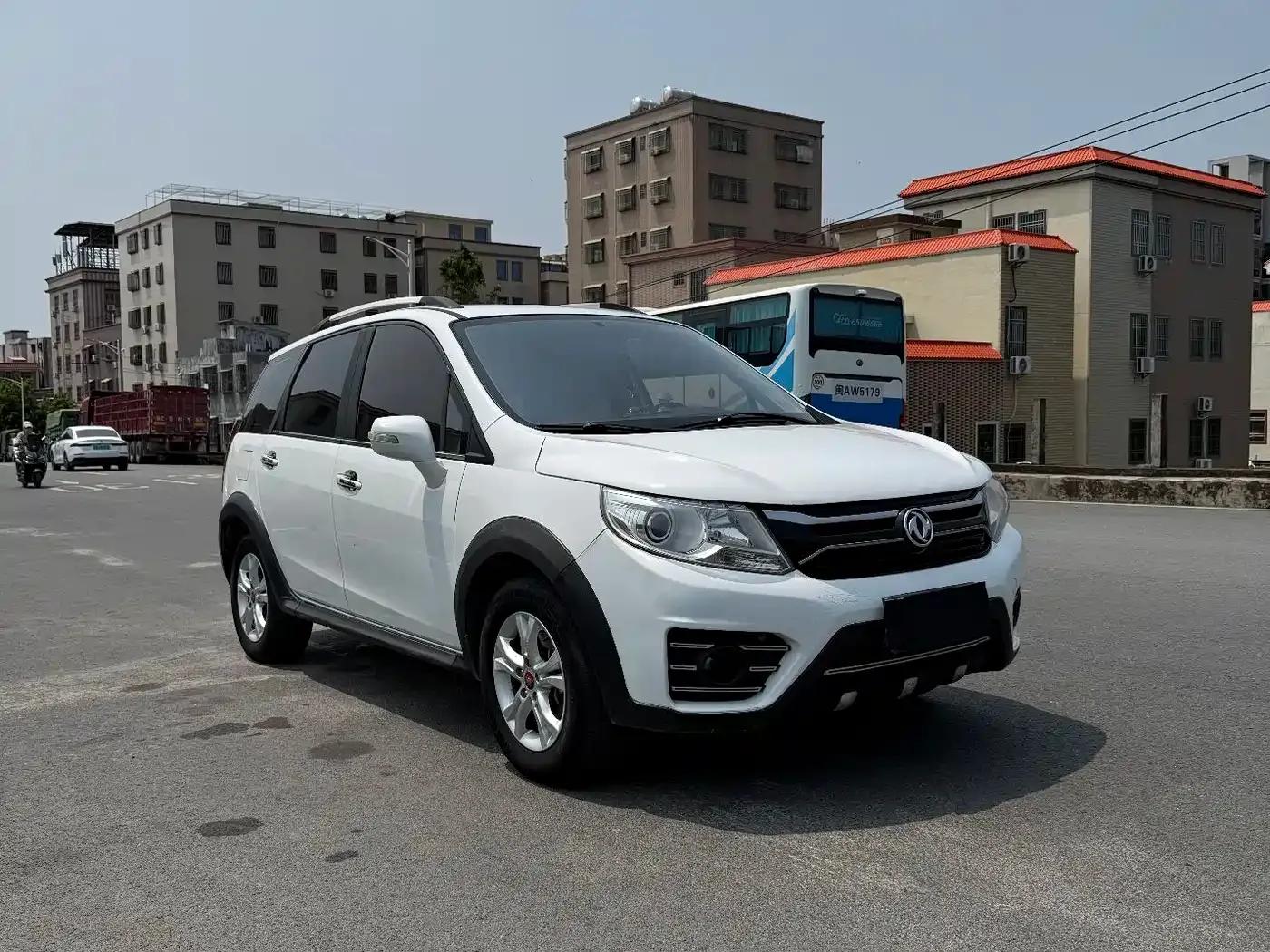 Jingyi XV 2016 1.6L CVT Luxury Edition — миниатюра 3