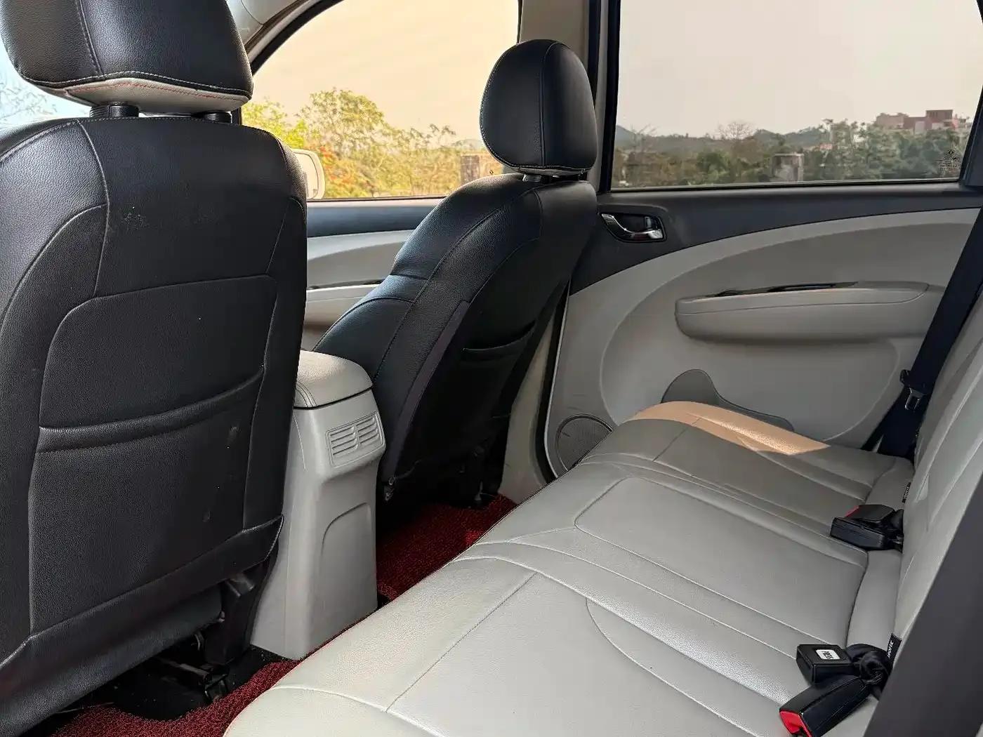 Jingyi XV 2016 1.6L CVT Luxury Edition — миниатюра 6
