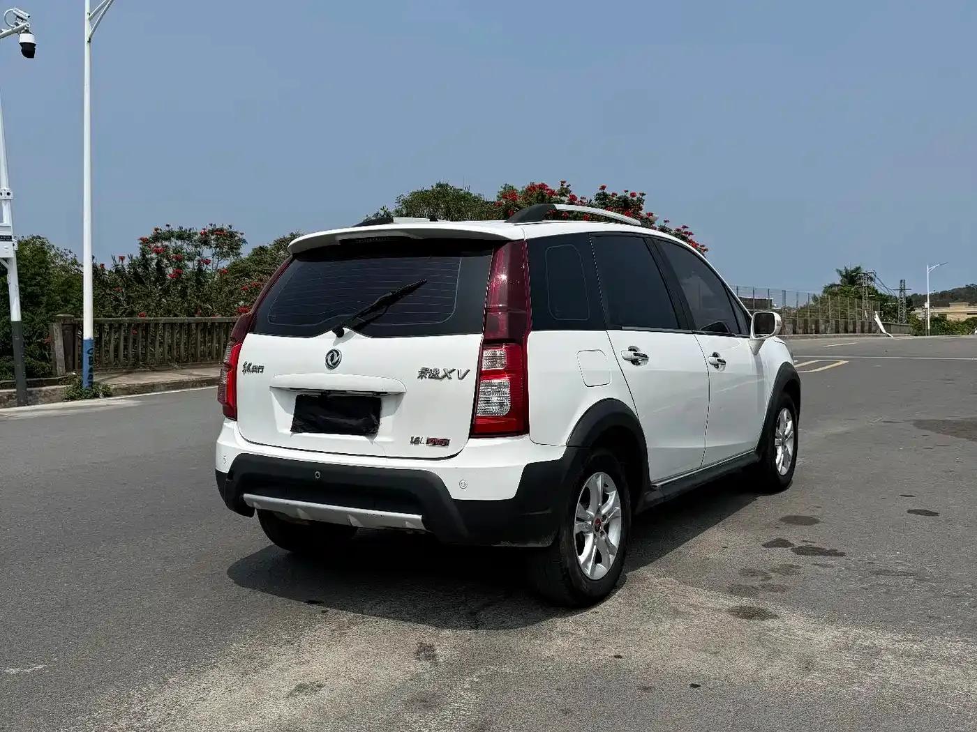 Jingyi XV 2016 1.6L CVT Luxury Edition — миниатюра 9