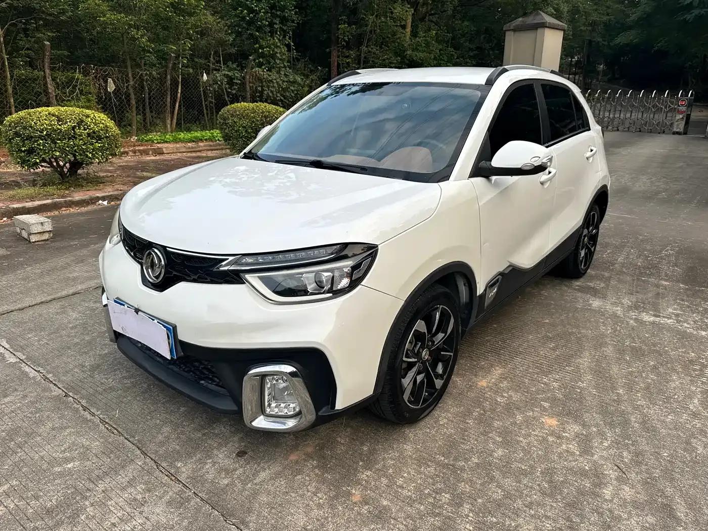 Dongfeng Fengshen AX4 2017 1.6L Manual Trendy Edition — миниатюра 1