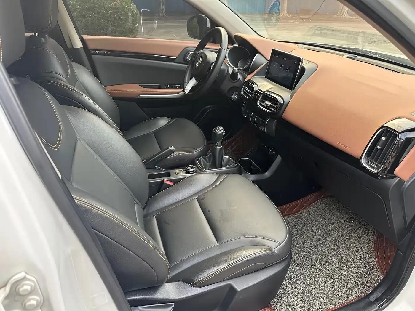 Dongfeng Fengshen AX4 2017 1.6L Manual Trendy Edition — миниатюра 7