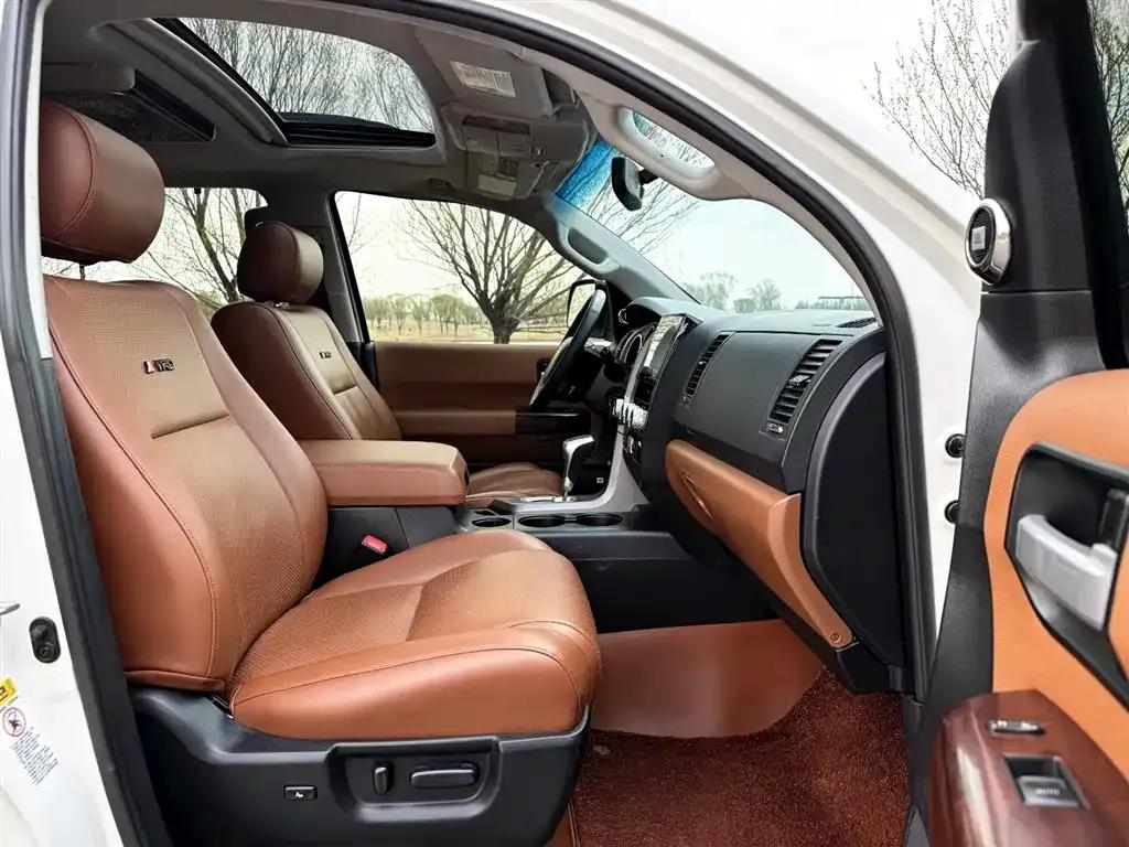 Sequoia 2016 5.7L Platinum Limited Edition — миниатюра 13