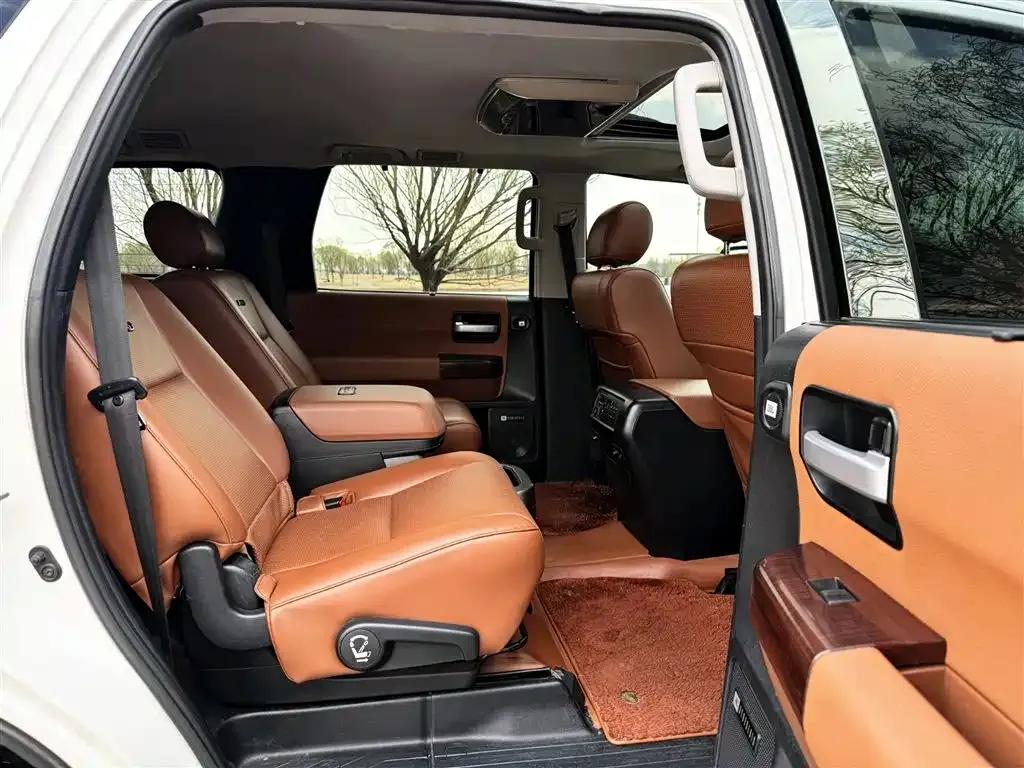 Sequoia 2016 5.7L Platinum Limited Edition — миниатюра 14