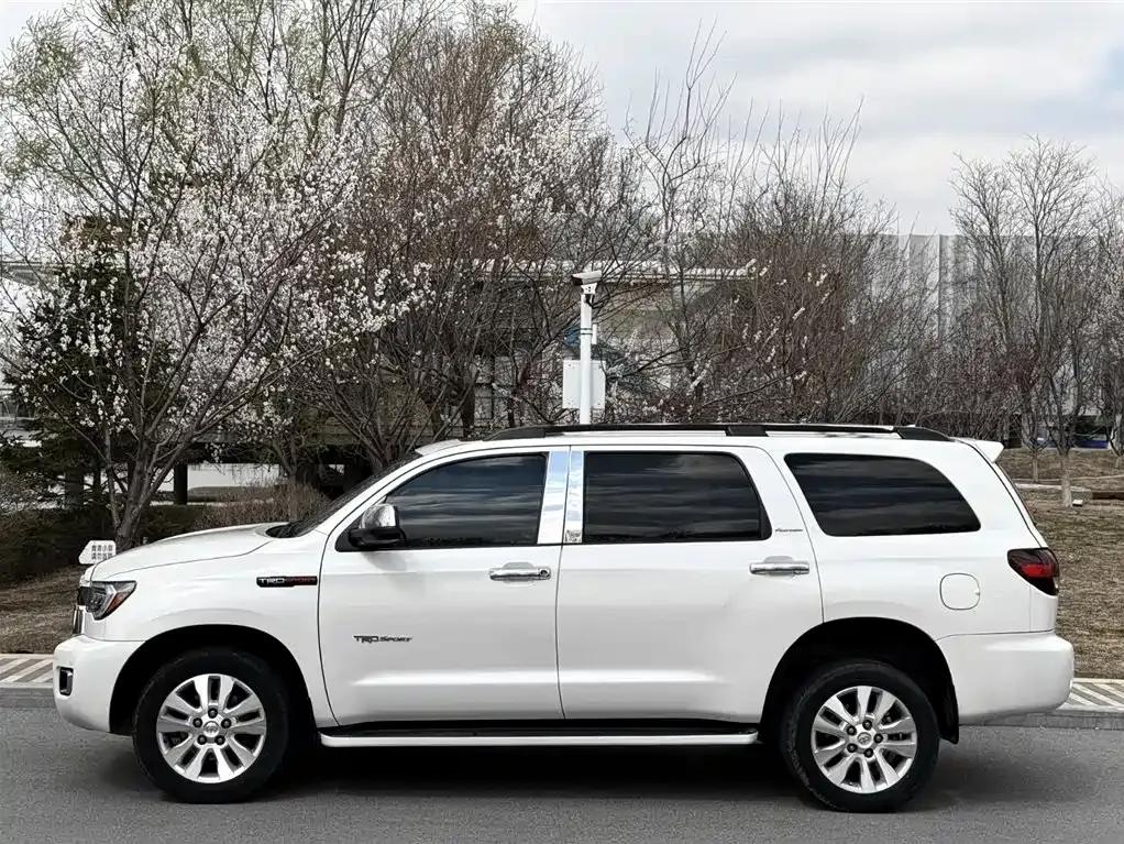 Sequoia 2016 5.7L Platinum Limited Edition — миниатюра 4