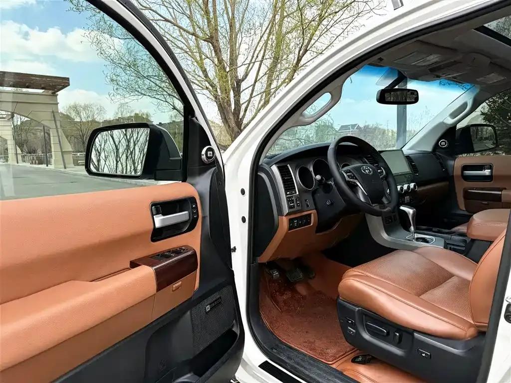Sequoia 2016 5.7L Platinum Limited Edition — миниатюра 5