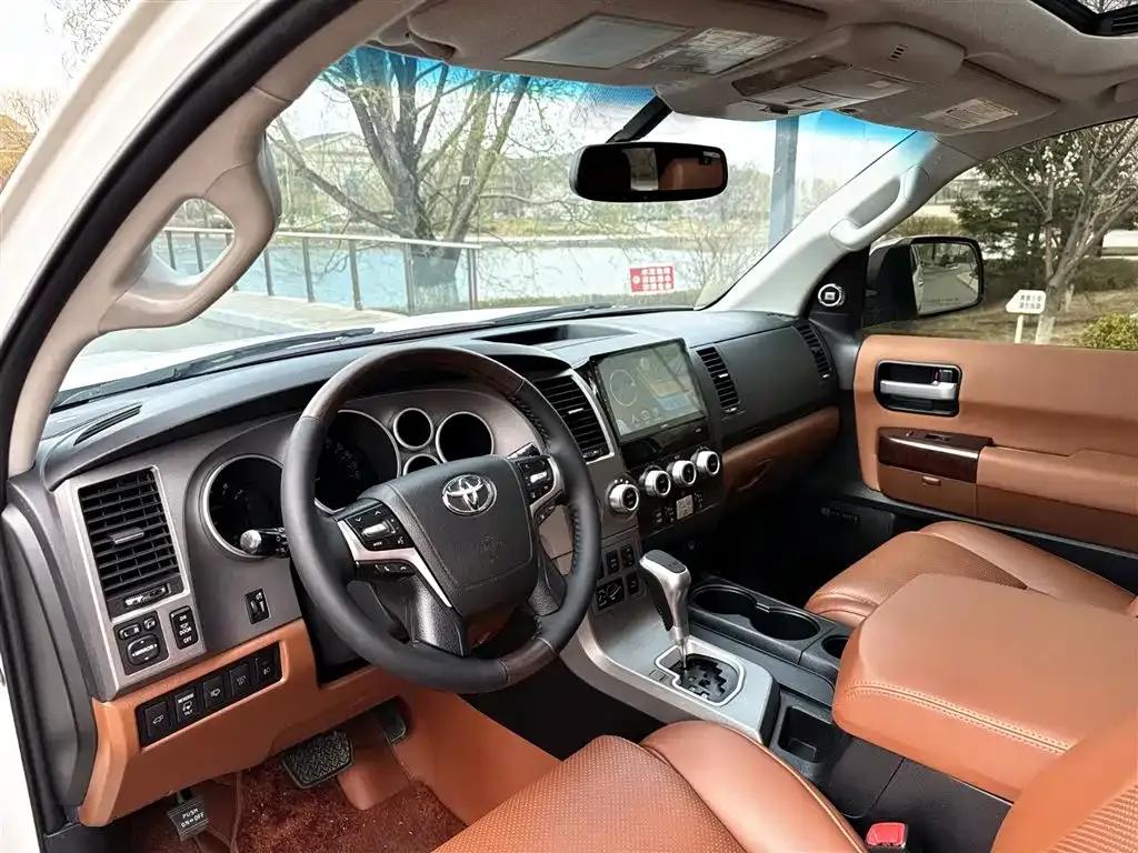 Sequoia 2016 5.7L Platinum Limited Edition — миниатюра 6