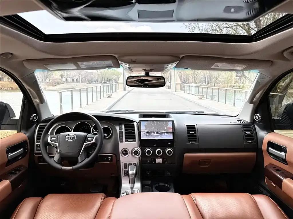Sequoia 2016 5.7L Platinum Limited Edition — миниатюра 10