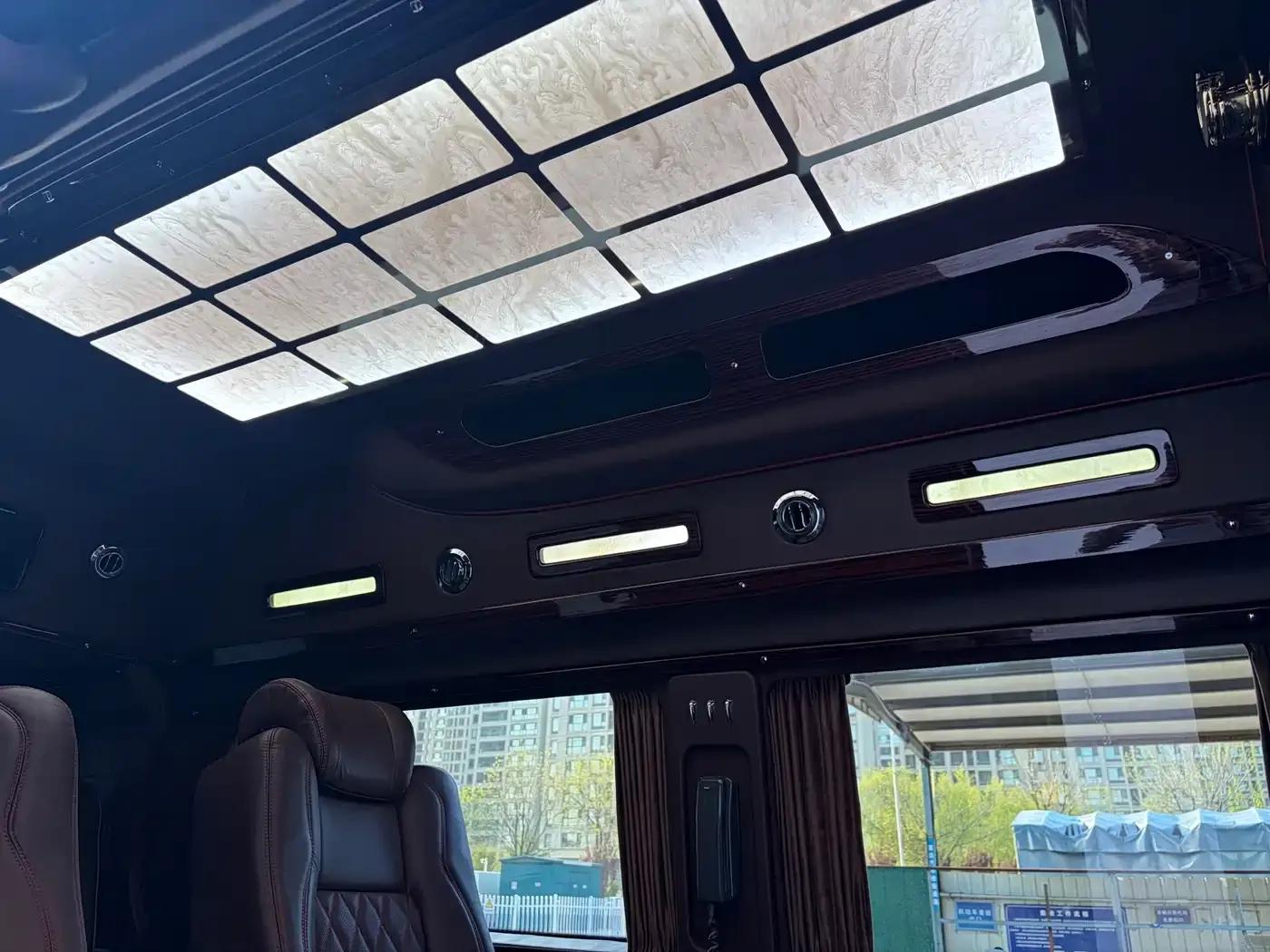 Ford E350 2011 5.4L Platinum Edition — миниатюра 9