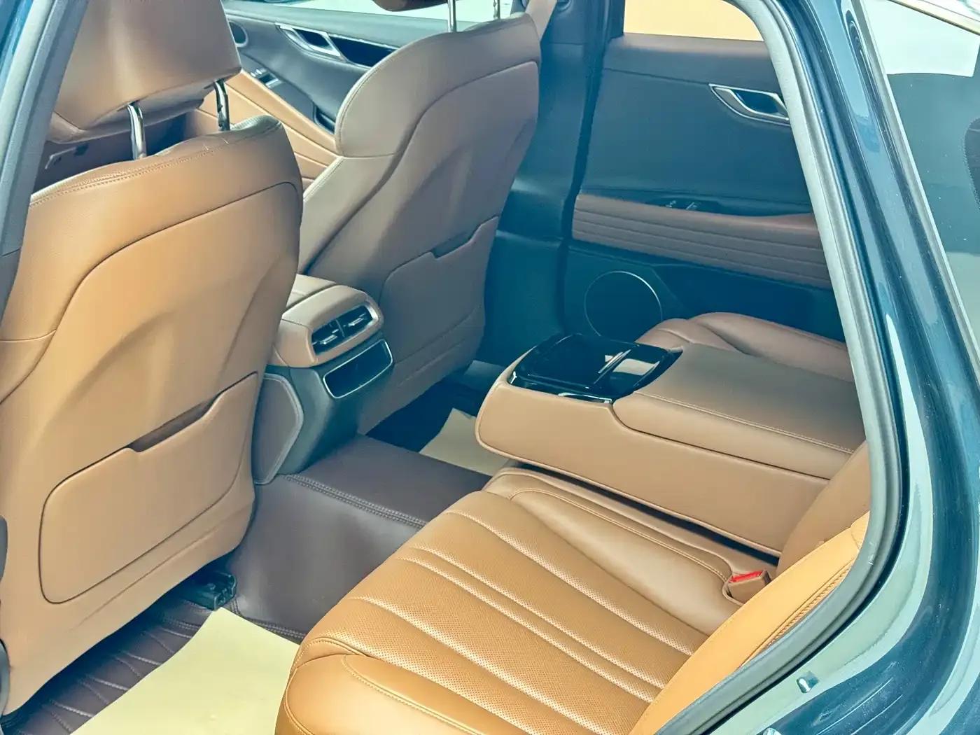 Genesis G80 2023 2.5T Rear-Wheel Drive Luxury Edition — миниатюра 16