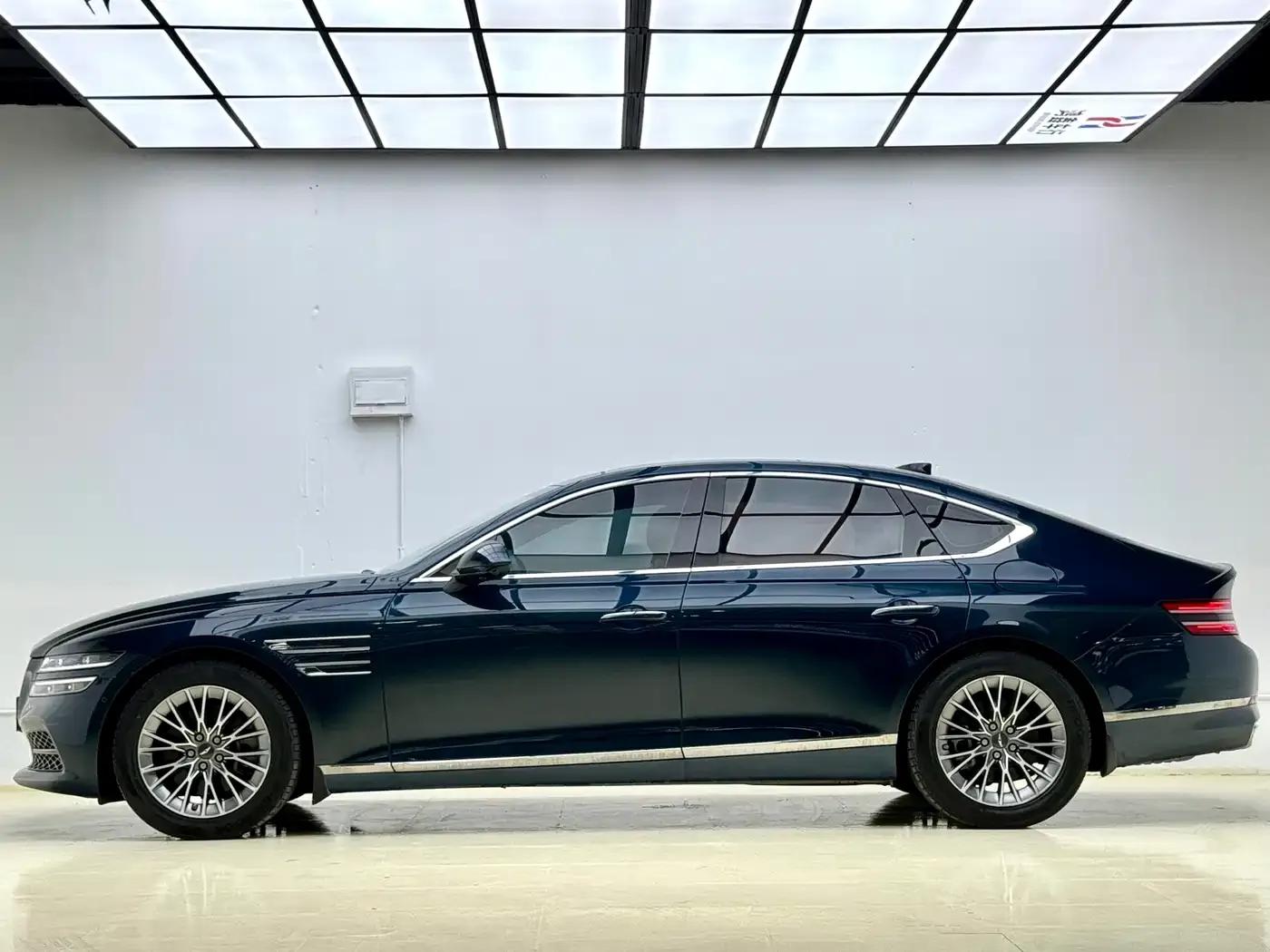 Genesis G80 2023 2.5T Rear-Wheel Drive Luxury Edition — миниатюра 3