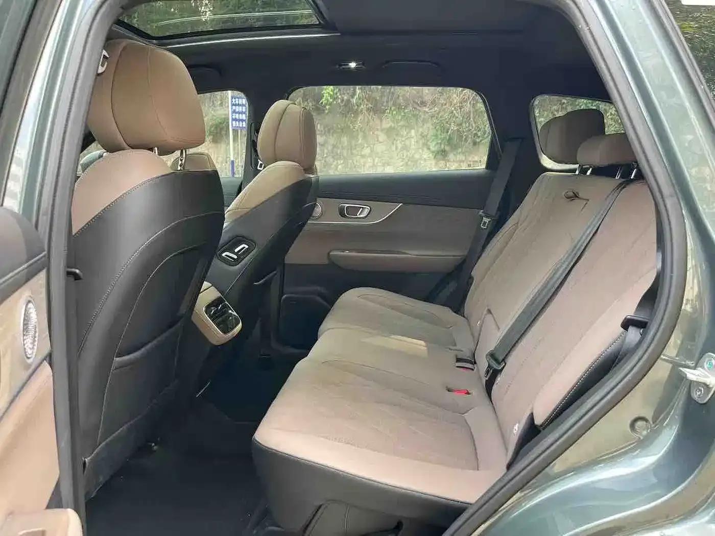 Fengyun T8 2025 1.5T 130km Premium Edition 5-seater — миниатюра 3
