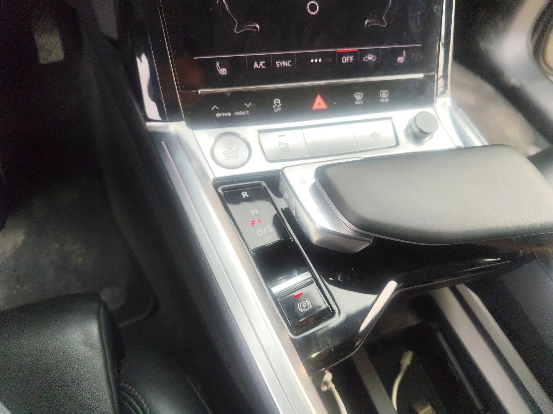 Audi e-tron 2019 55 quattro Technology Edition — миниатюра 15