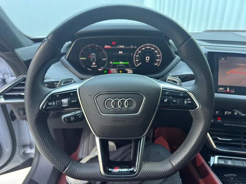 Audi RS e-tron GT 2023 Basic Model — миниатюра 10