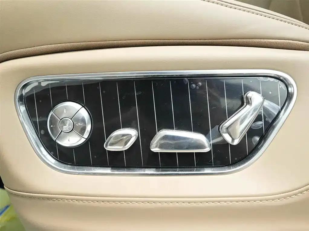 Looking up at the U8 L 2025 Dingshi Edition — миниатюра 21