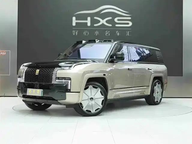 Looking up at the U8 L 2025 Dingshi Edition