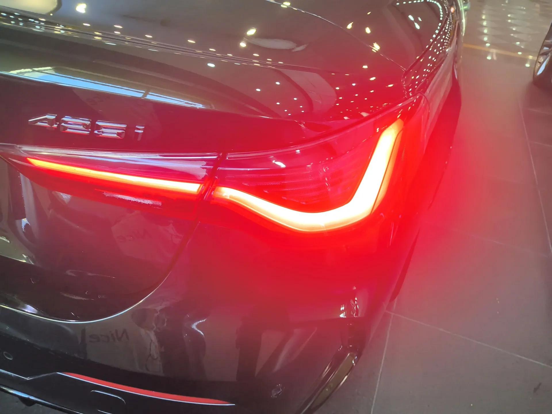 BMW 4 Series 2022 425i Convertible M Sport Package — миниатюра 7