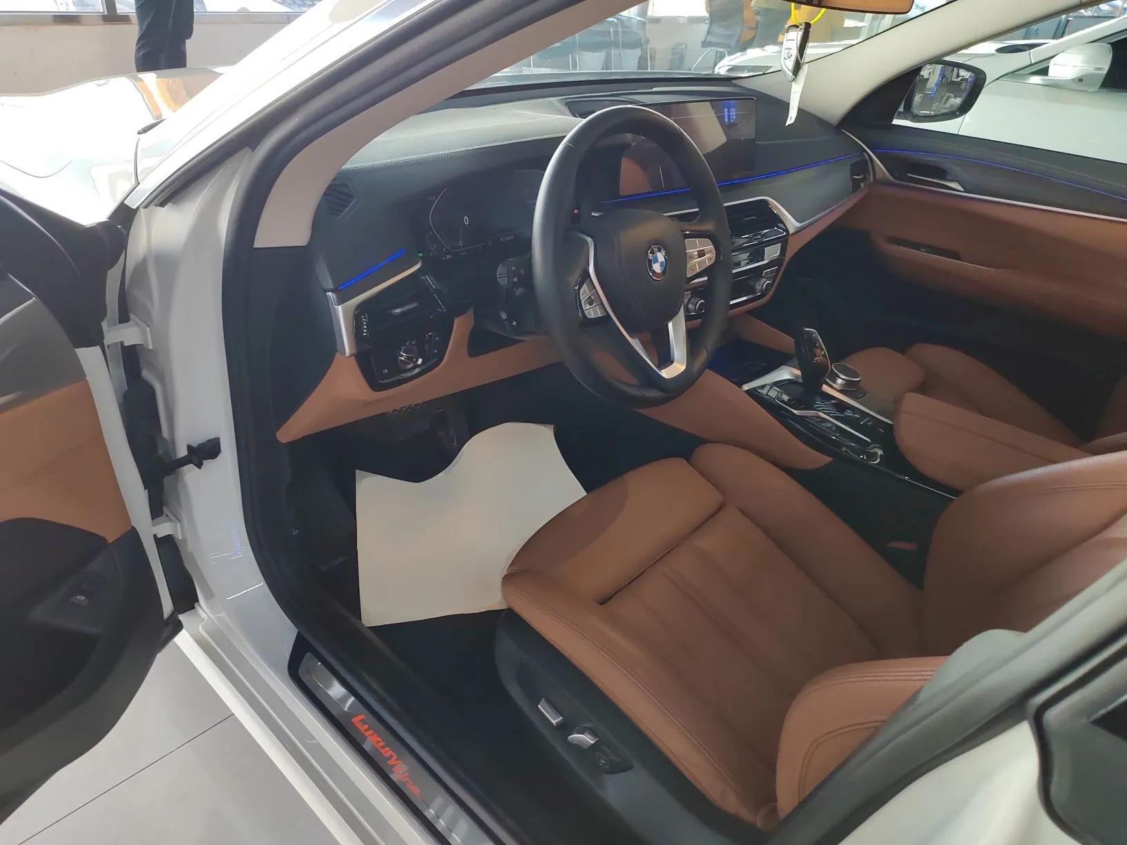 BMW 6 Series GT 2022 630i Luxury Design Package — миниатюра 19