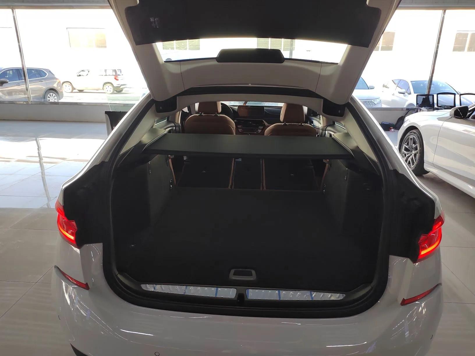 BMW 6 Series GT 2022 630i Luxury Design Package — миниатюра 22