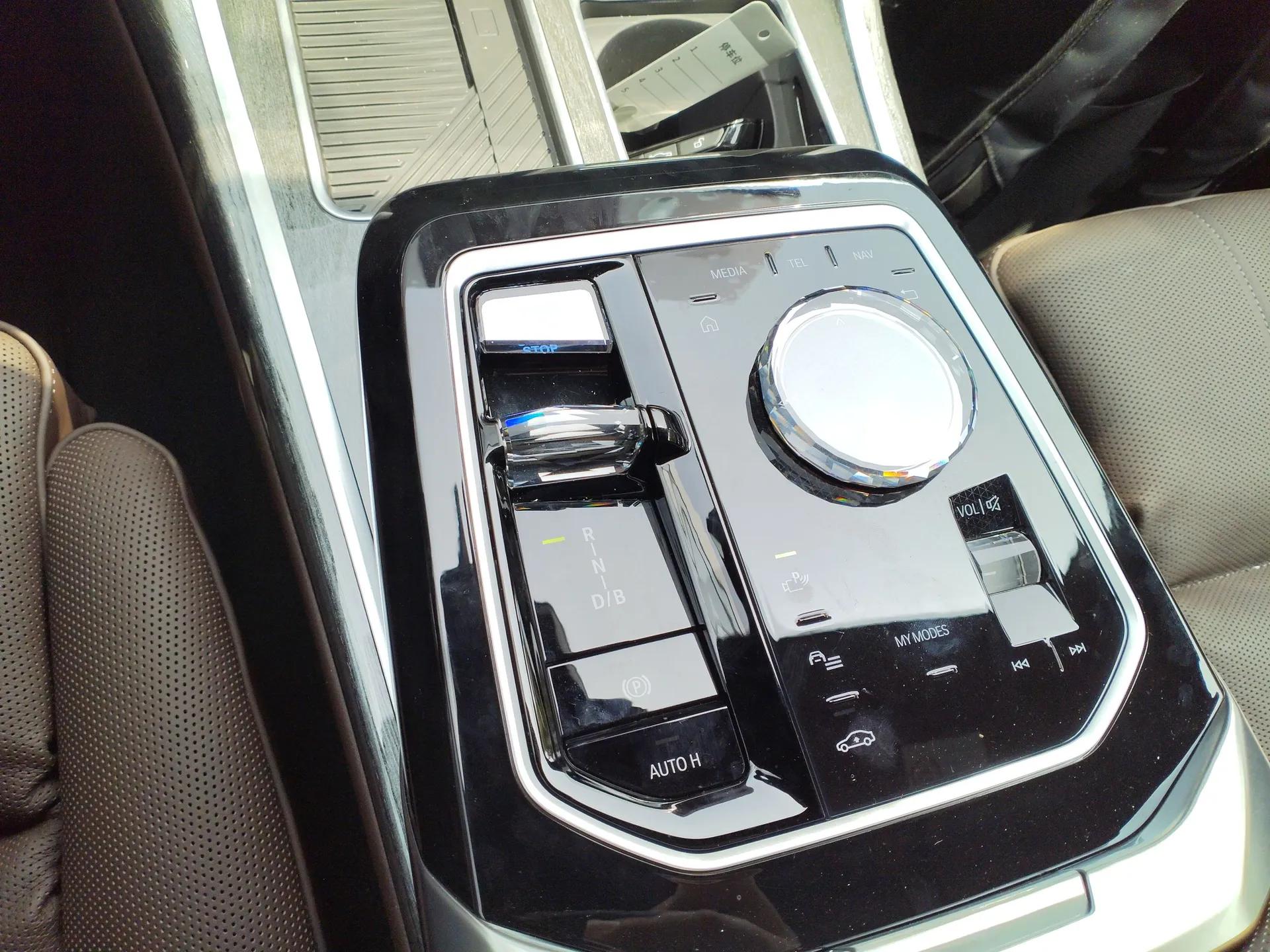 BMW i7 2023 eDrive50L Prestige M Sport Package — миниатюра 17