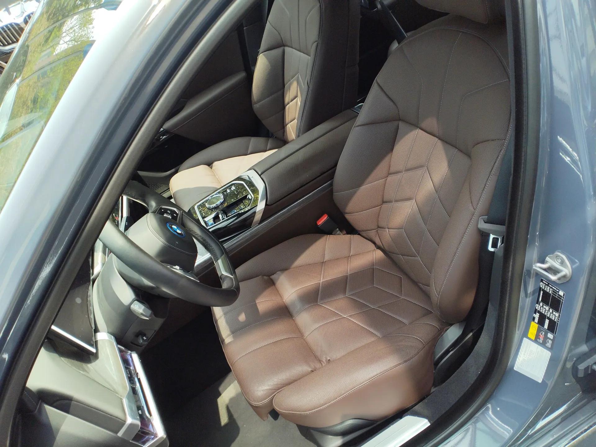 BMW i7 2023 eDrive50L Prestige M Sport Package — миниатюра 18