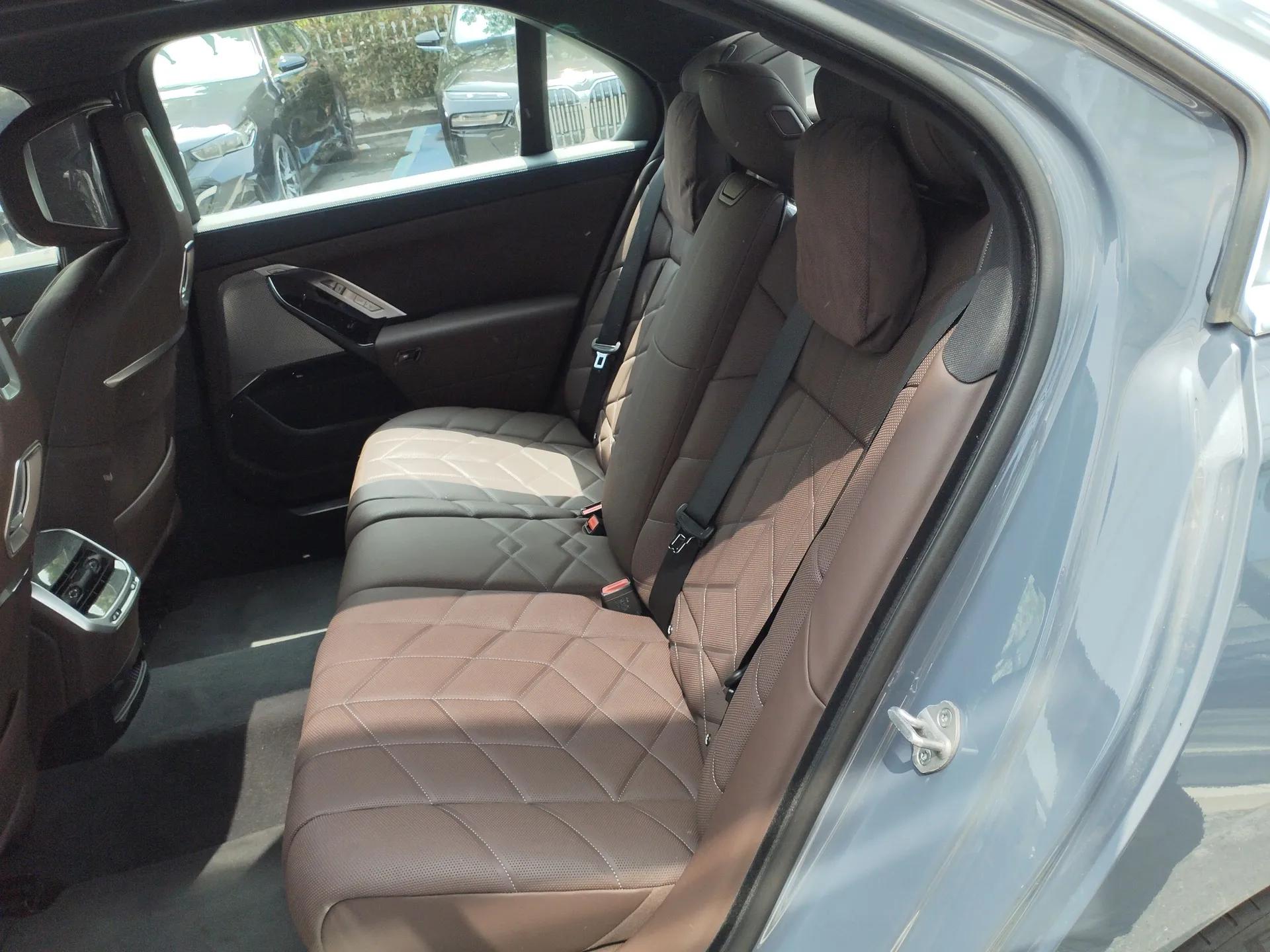 BMW i7 2023 eDrive50L Prestige M Sport Package — миниатюра 20