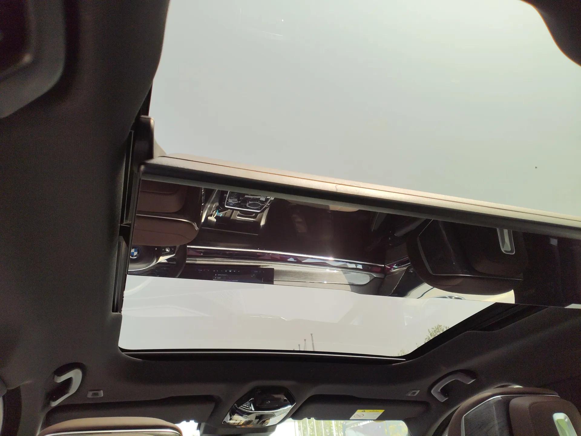 BMW i7 2023 eDrive50L Prestige M Sport Package — миниатюра 21