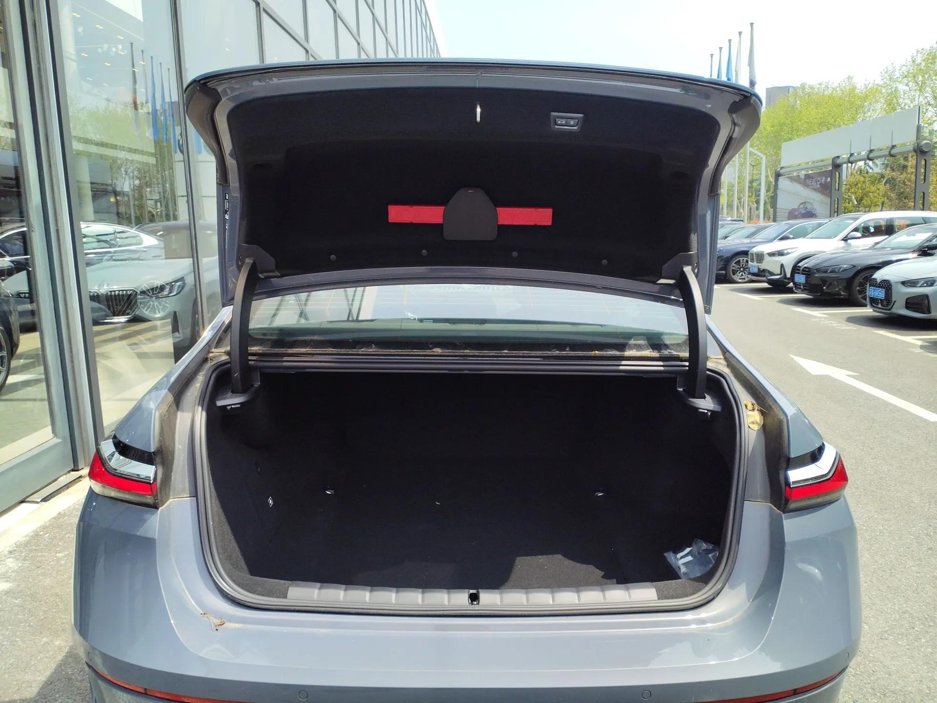 BMW i7 2023 eDrive50L Prestige M Sport Package — миниатюра 22