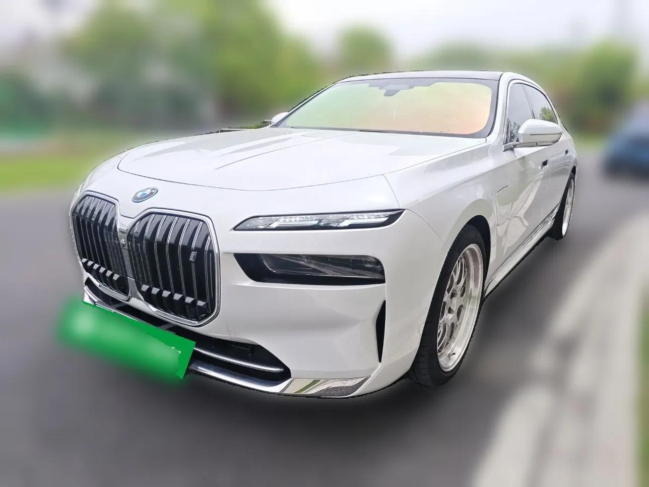 BMW i7 2023 xDrive60L Luxury Package — миниатюра 1