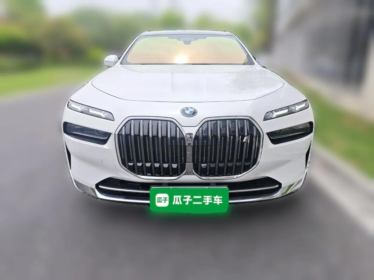 BMW i7 2023 xDrive60L Luxury Package — миниатюра 2
