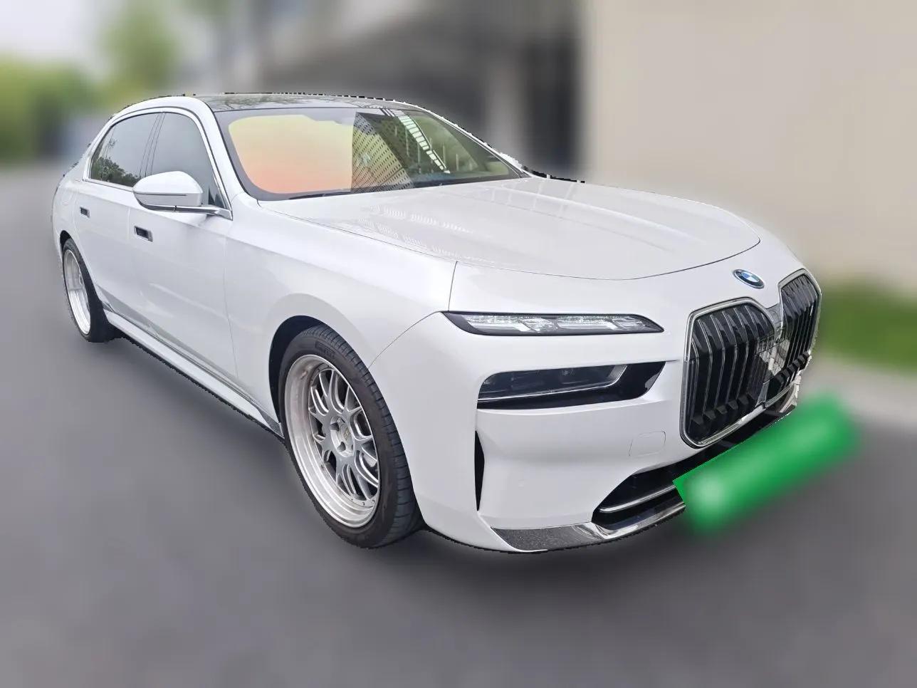 BMW i7 2023 xDrive60L Luxury Package — миниатюра 3