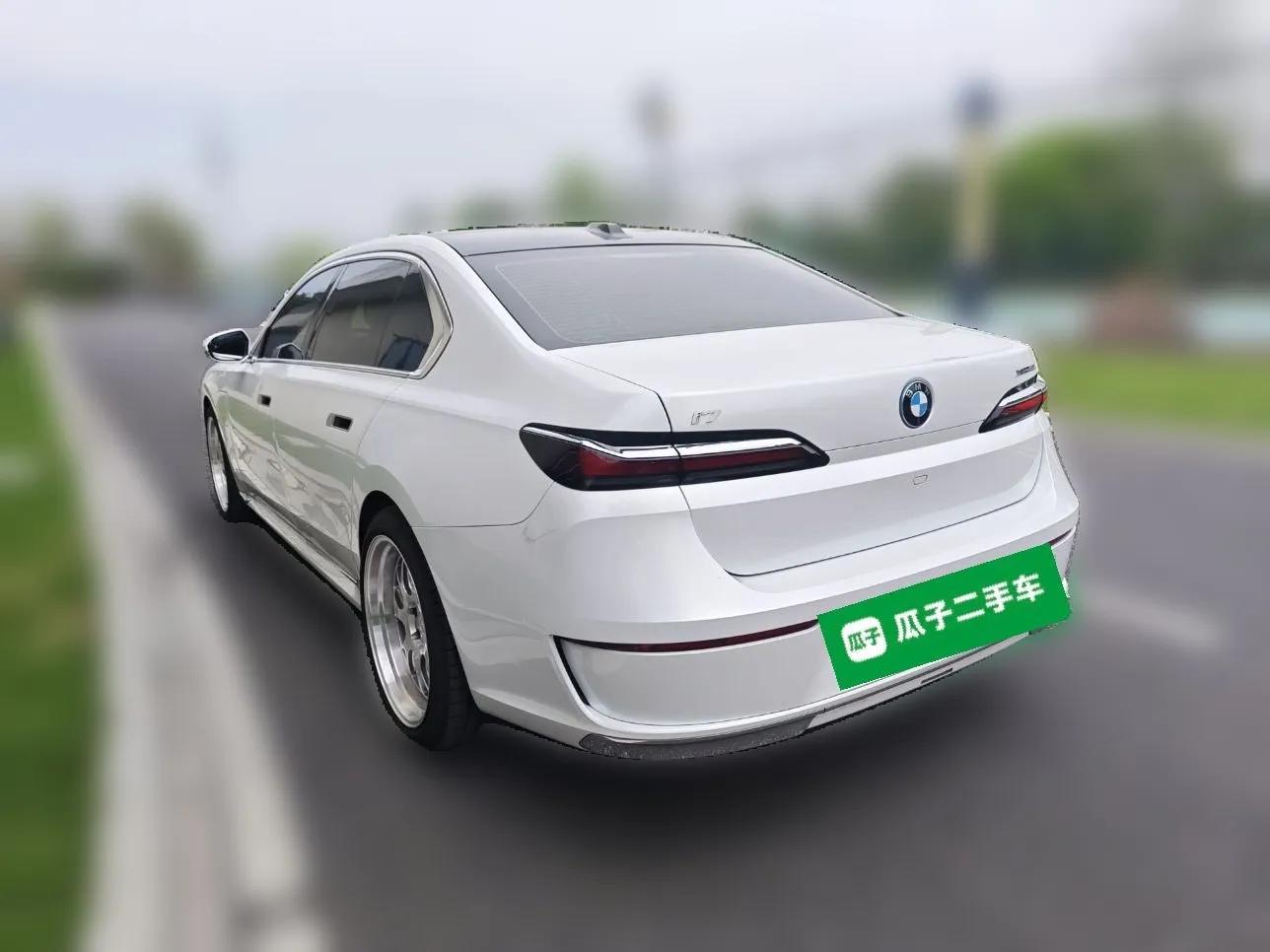 BMW i7 2023 xDrive60L Luxury Package — миниатюра 4