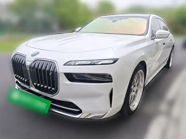 BMW i7 2023 xDrive60L Luxury Package