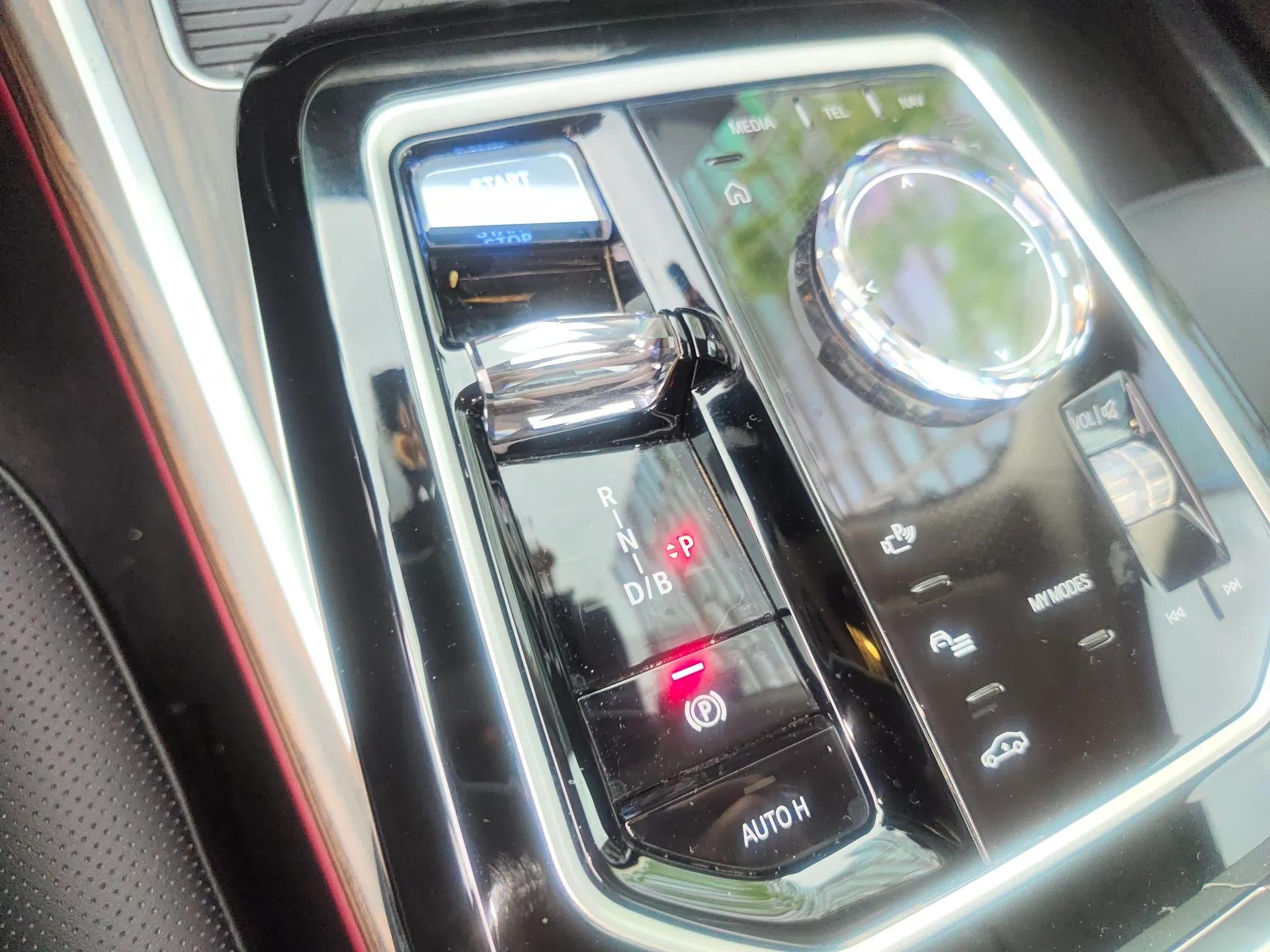 BMW i7 2023 eDrive50L Leading M Sport Package — миниатюра 15