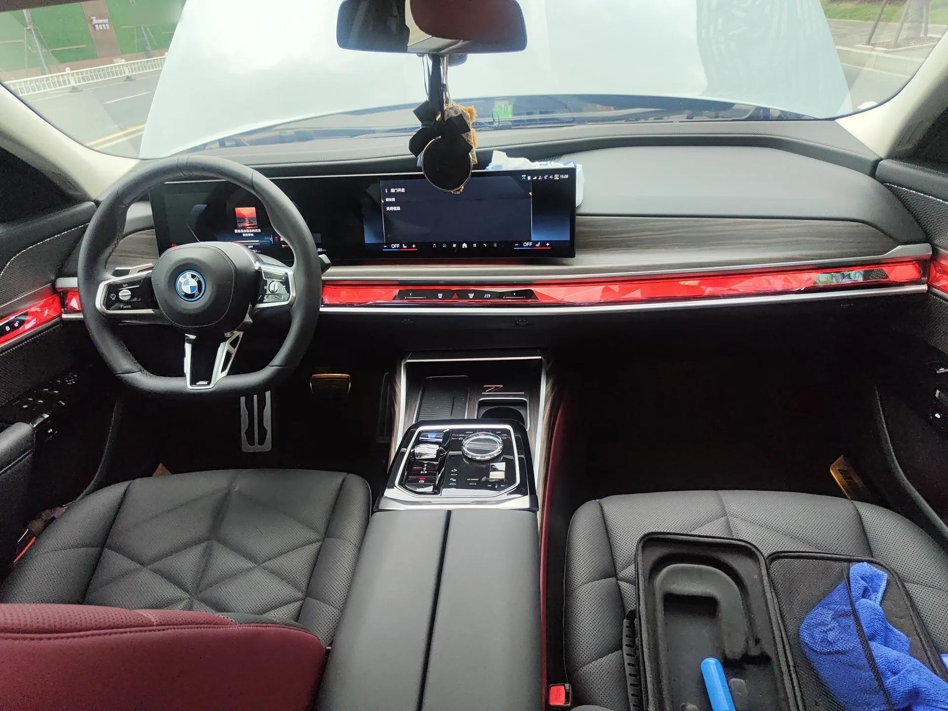 BMW i7 2023 eDrive50L Leading M Sport Package — миниатюра 10
