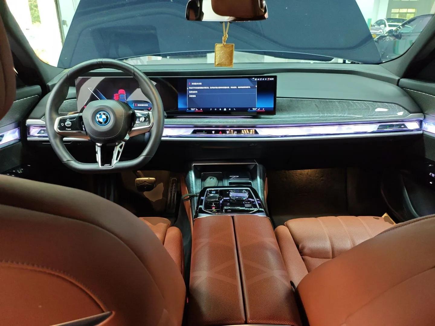 BMW i7 2023 eDrive50L Prestige M Sport Package — миниатюра 13